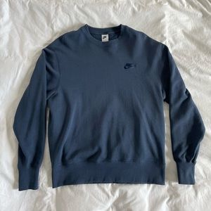 Nike Sportswear Crew. Navy. Size M. Measurements in pics.